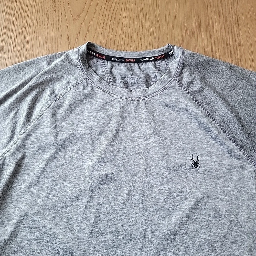 Spyder Rash Guard Shirt Men Medium Gray Geometric UPF 30 Swim Surf Quick Dry Tee